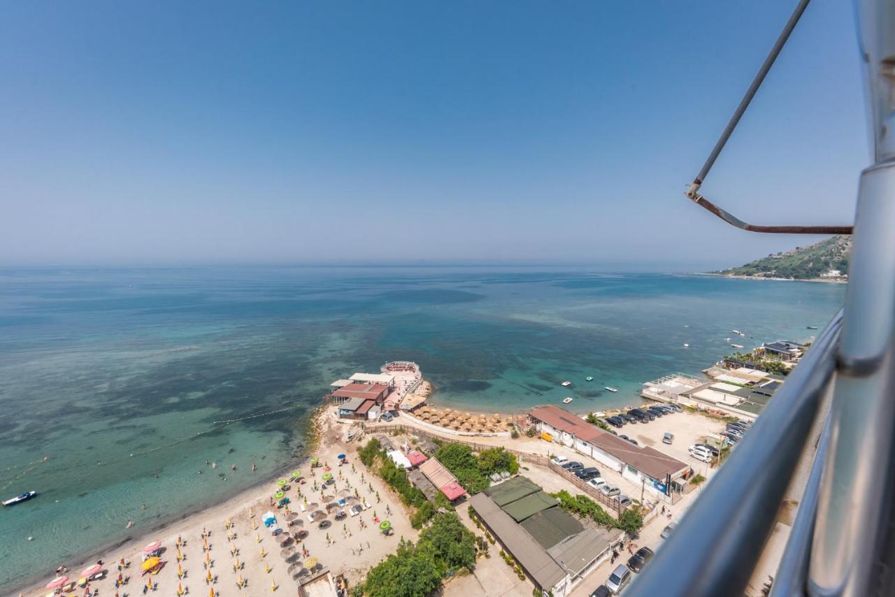 Spectacular Seaview Penthouse Apartment Durres Exterior photo