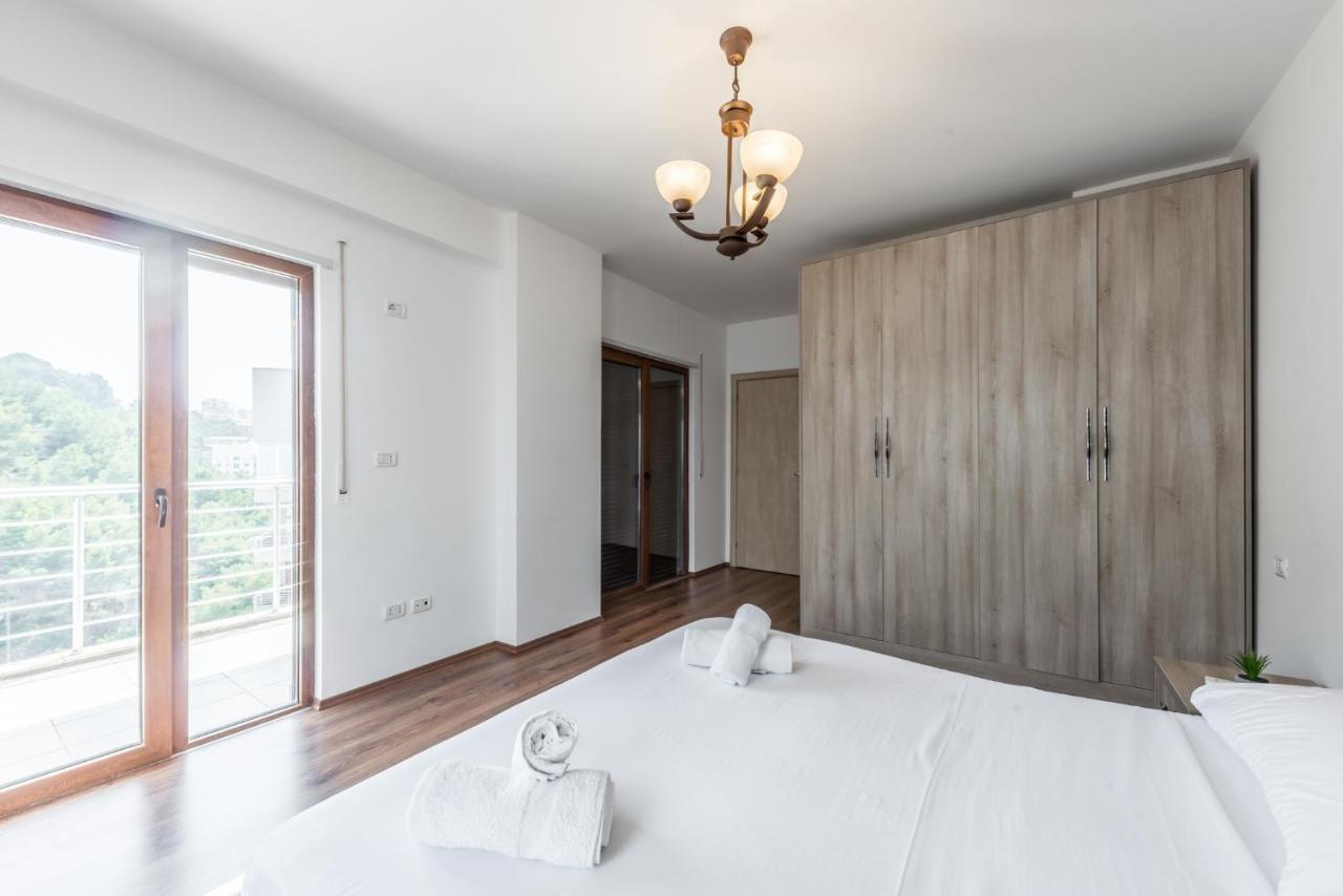 Spectacular Seaview Penthouse Apartment Durres Exterior photo