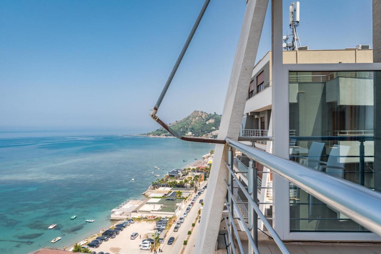 Spectacular Seaview Penthouse Apartment Durres Exterior photo